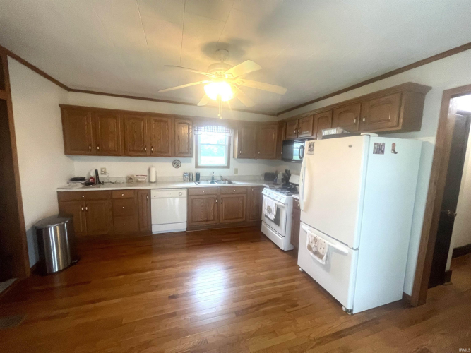 Listing Image 8