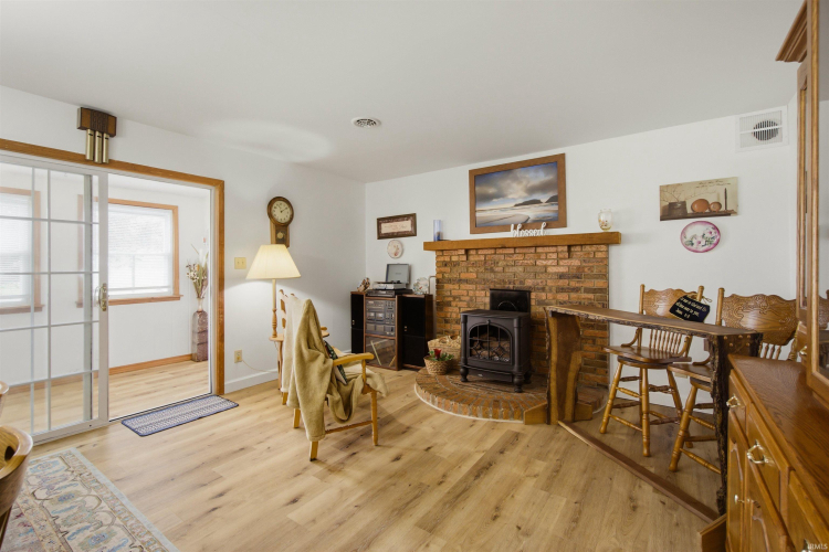 Listing Image 15