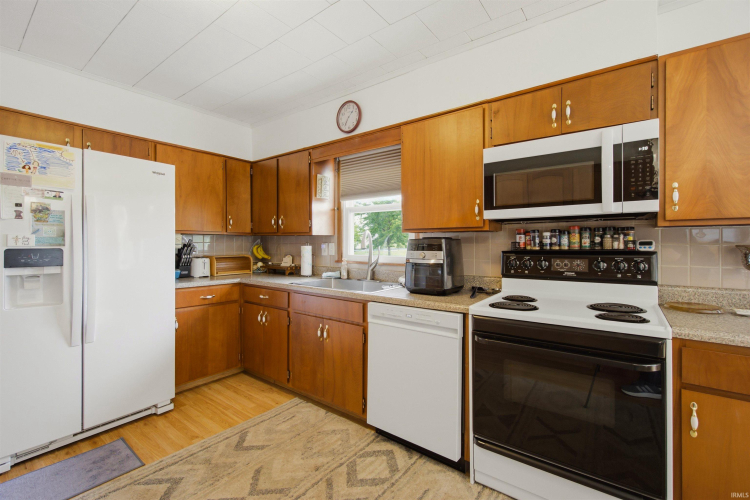 Listing Image 20