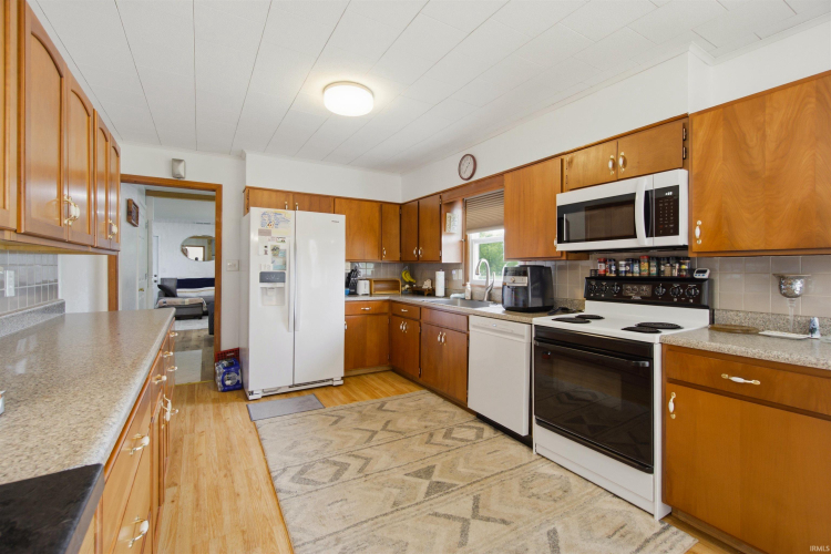 Listing Image 23