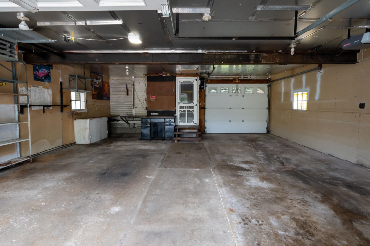 Listing Image 24