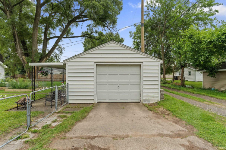 Listing Image 17