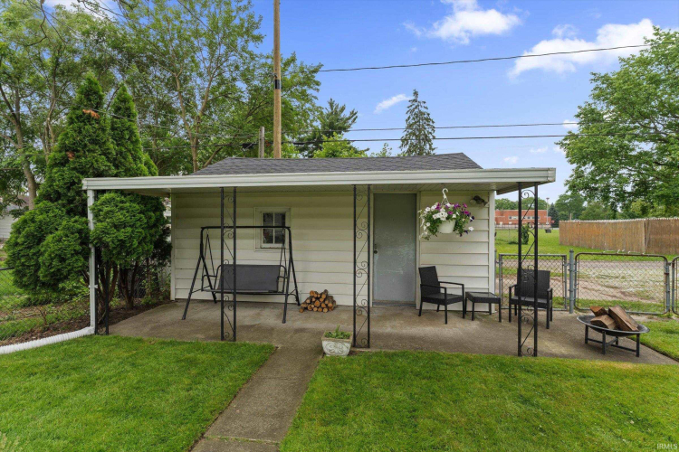 Listing Image 18