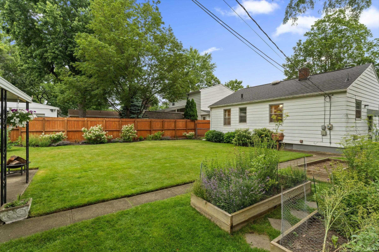Listing Image 20