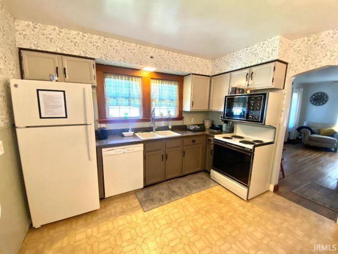 Listing Image 12