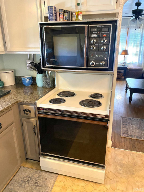 Listing Image 18