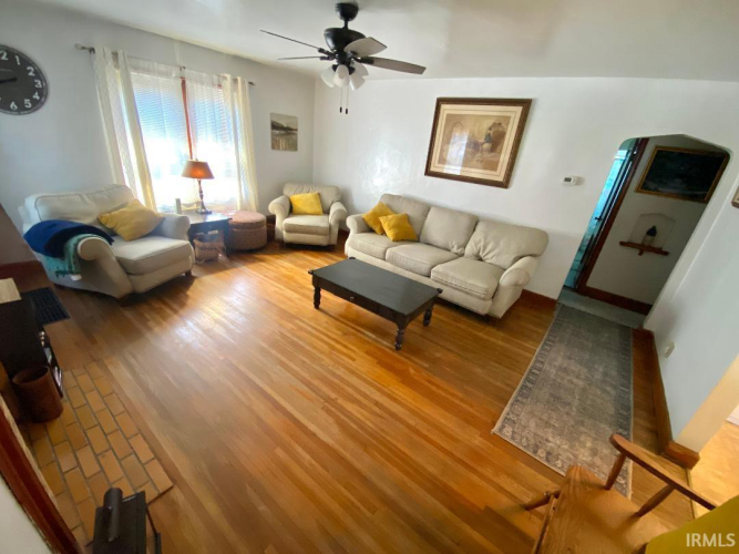 Listing Image 6