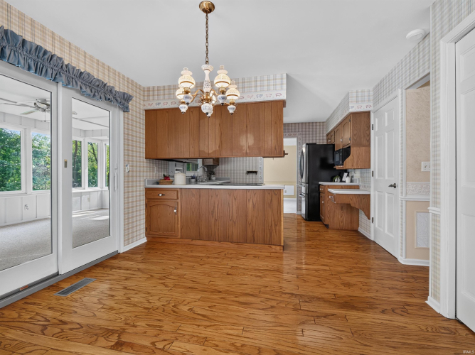 Listing Image 14