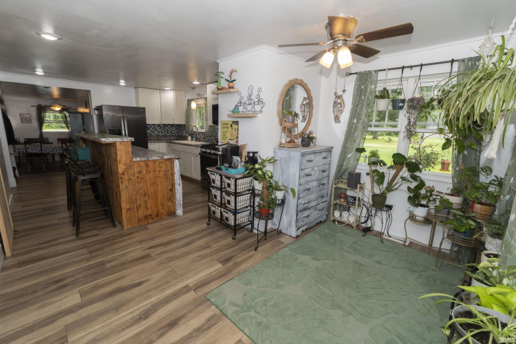 Listing Image 16