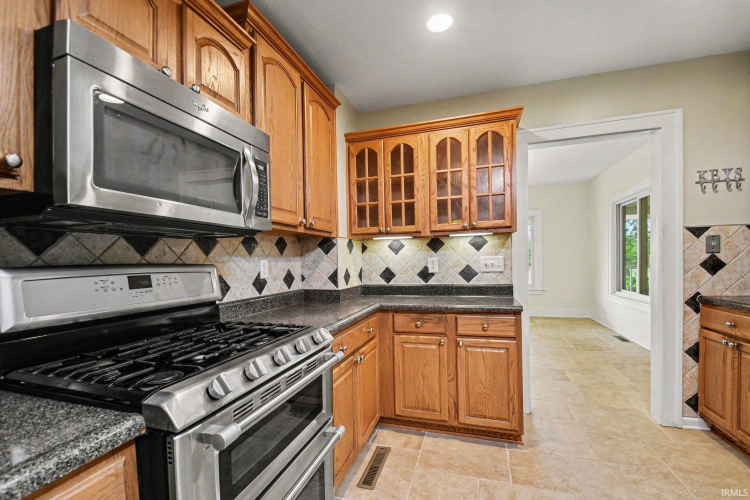 Listing Image 16
