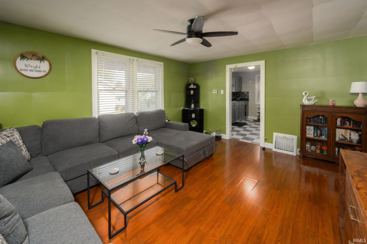 Listing Image 13