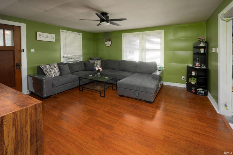 Listing Image 14