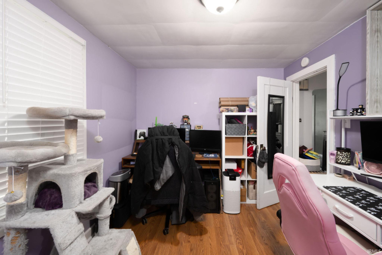 Listing Image 16