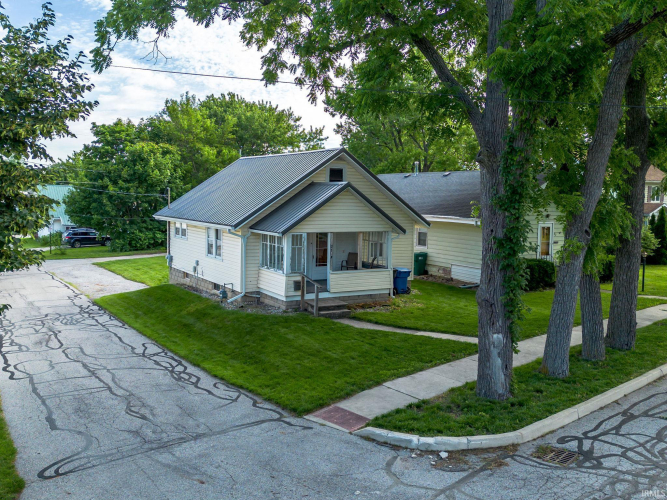 Listing Image 4