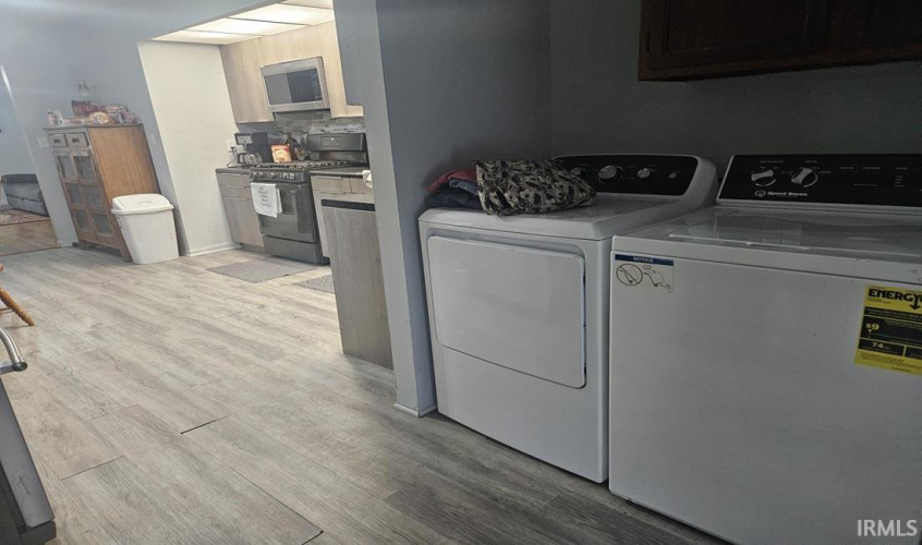 Listing Image 7