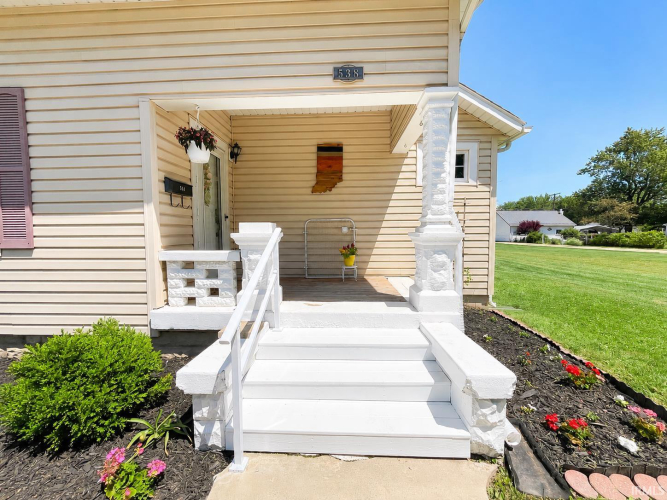 Listing Image 3