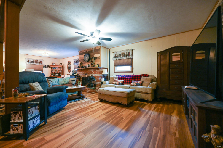 Listing Image 20