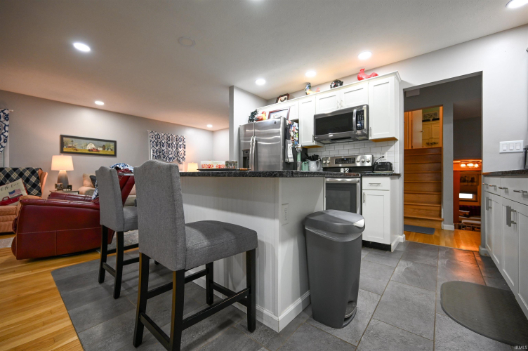Listing Image 9