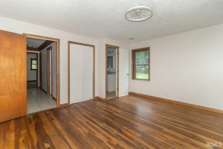 Listing Image 37