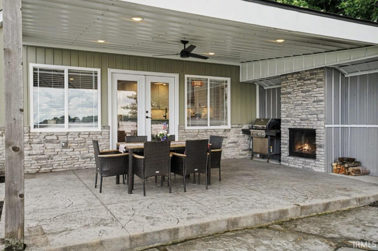 Listing Image 11
