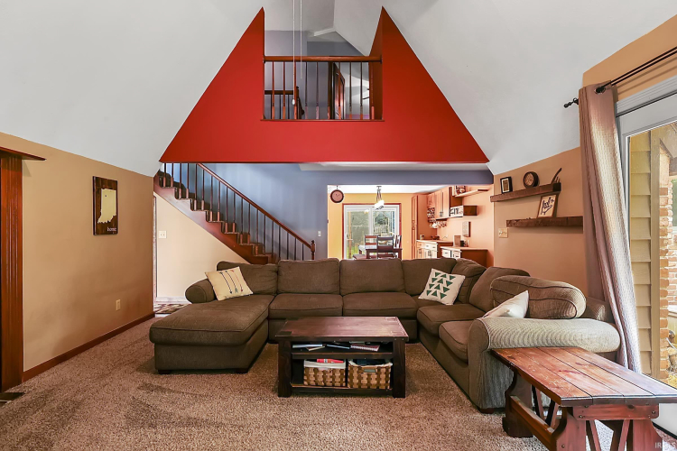 Listing Image 11