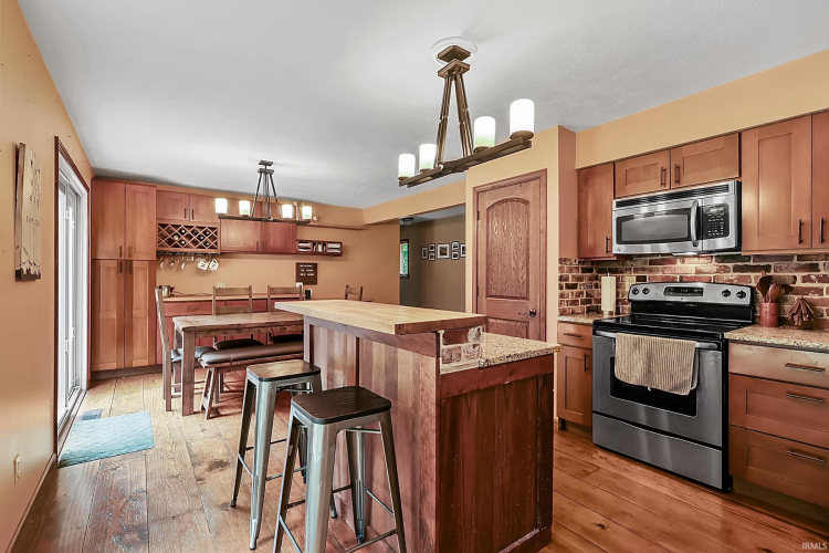 Listing Image 15