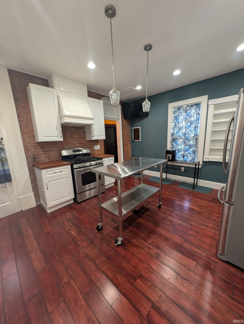 Listing Image 14