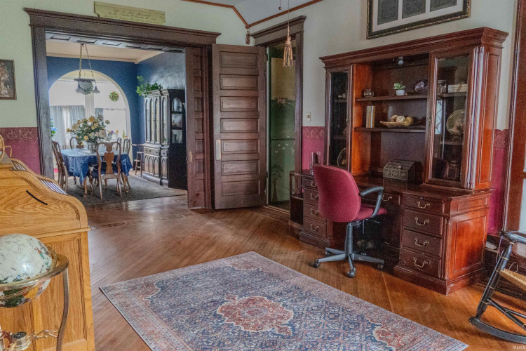 Listing Image 11