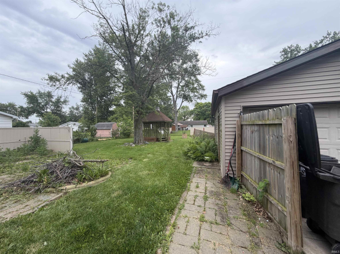 Listing Image 11