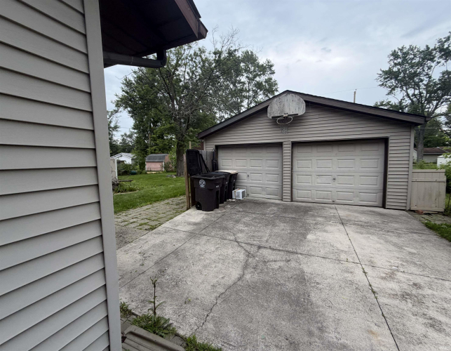 Listing Image 12