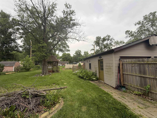 Listing Image 10