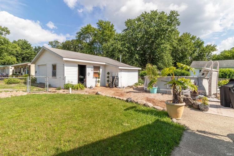 Listing Image 12