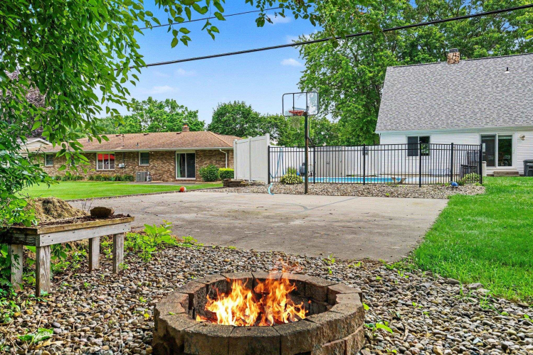 Listing Image 32