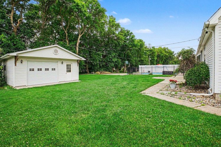 Listing Image 34