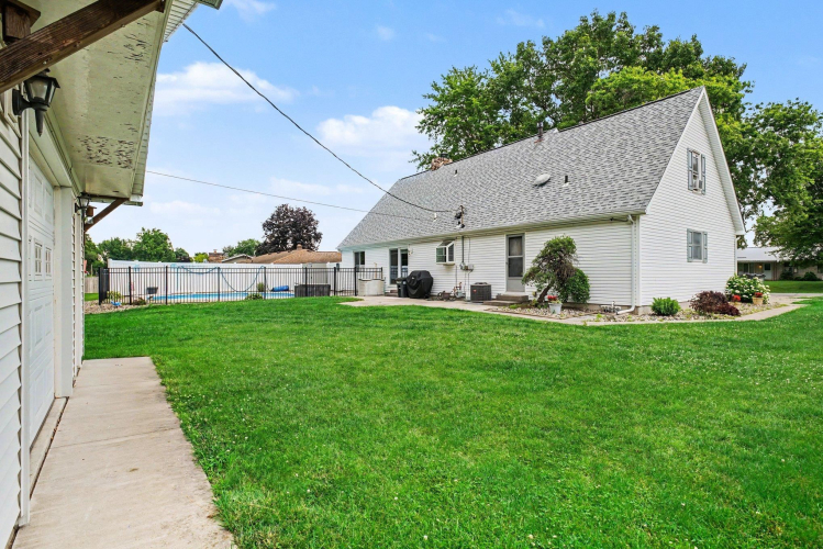 Listing Image 36