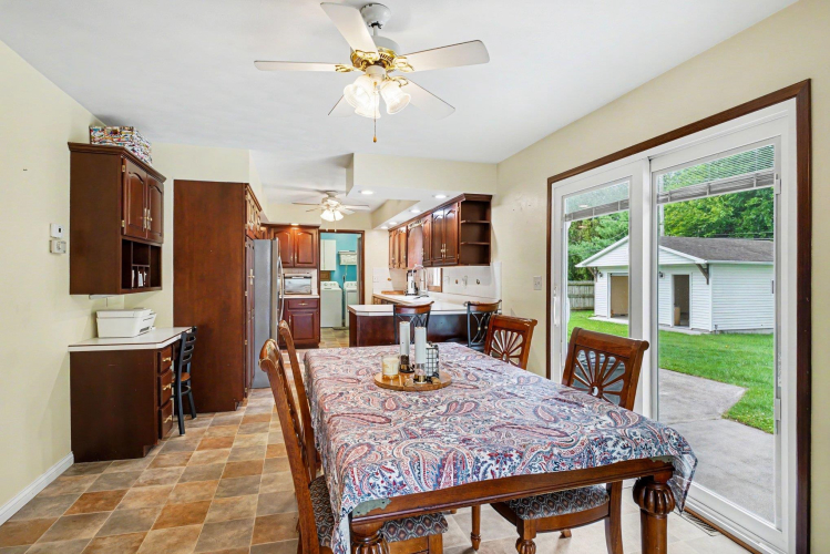 Listing Image 5