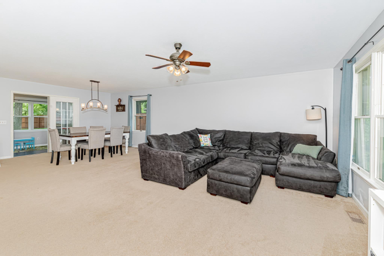 Listing Image 14
