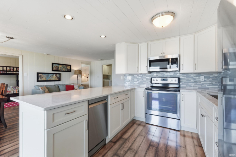 Listing Image 13