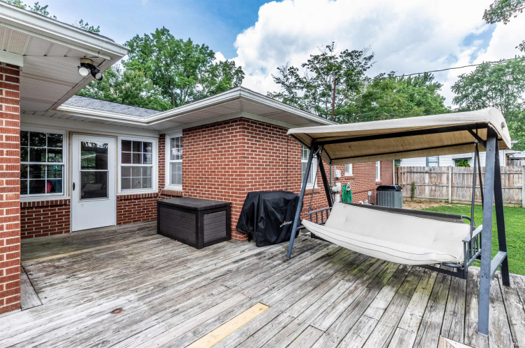 Listing Image 12