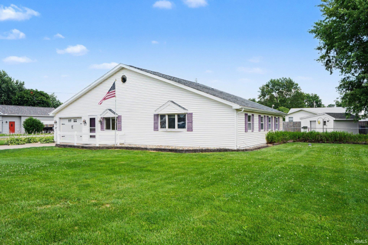 Listing Image 4