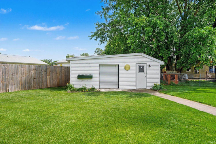 Listing Image 7