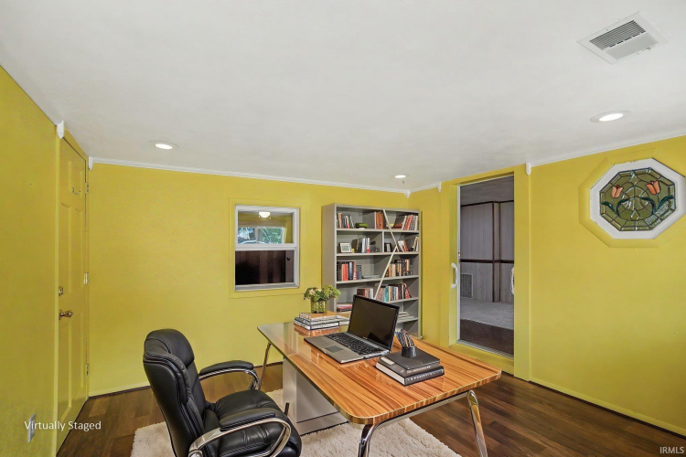 Listing Image 10