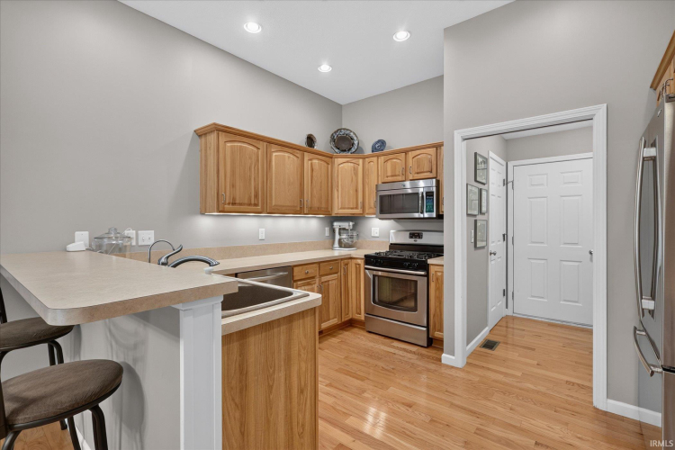 Listing Image 12