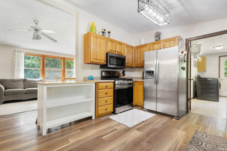 Listing Image 10