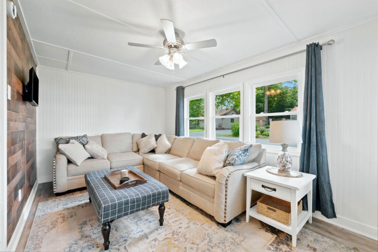 Listing Image 22