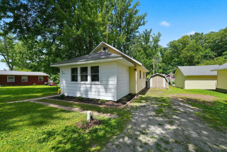 Listing Image 4