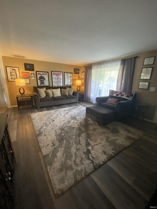 Listing Image 20