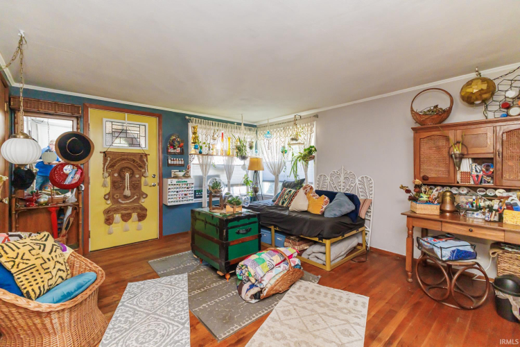 Listing Image 7