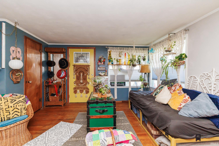 Listing Image 9