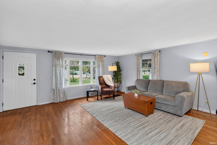 Listing Image 5